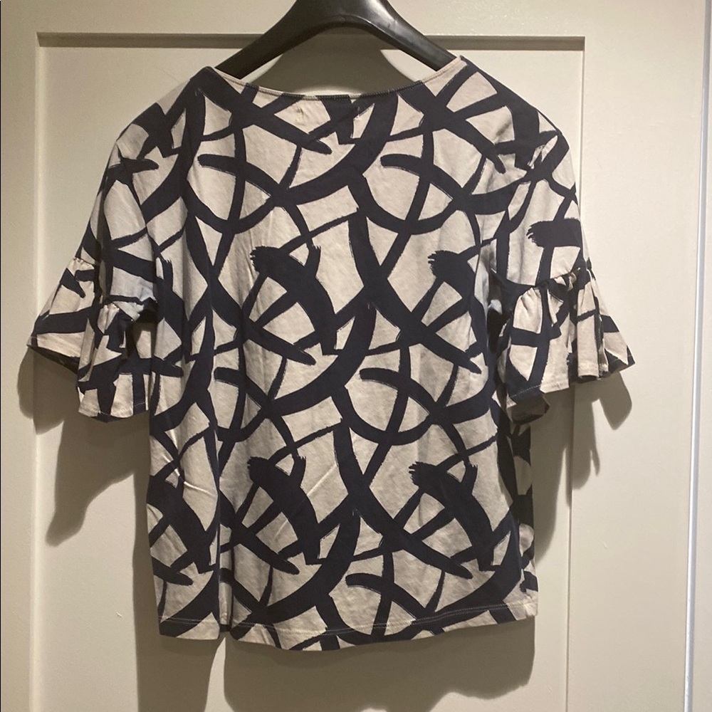 Abstract Patterned Ruffle Sleeve Top by Sfera Basic size S - Picture 7 of 7